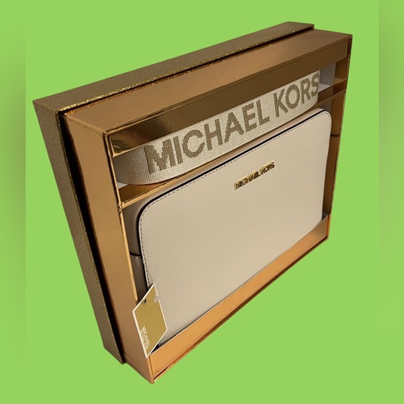 New MICHAEL KORS JET SET LG XBODY LEATHER CREAM BAG With Box - Picture 3 of 16